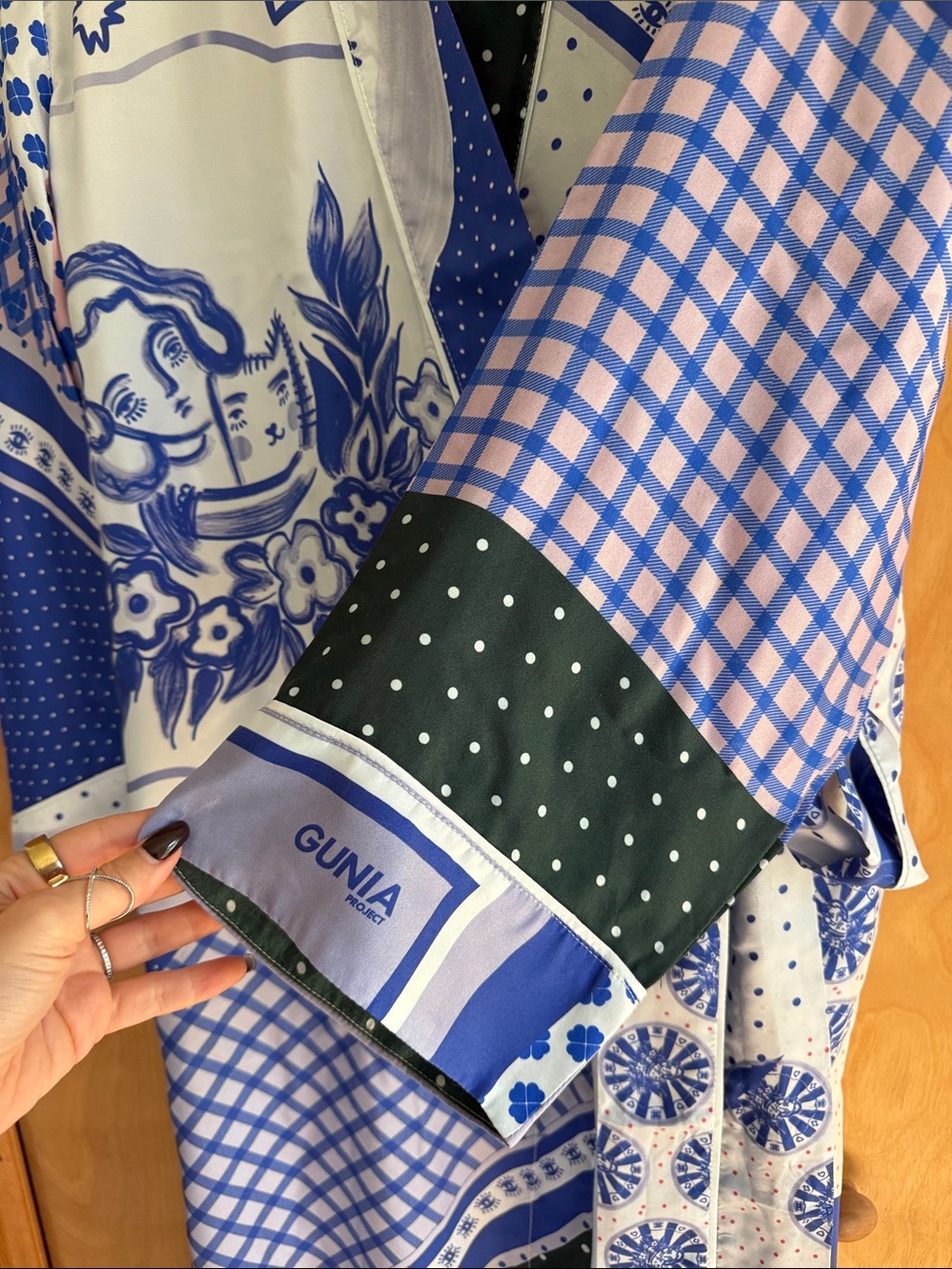 GUNIA One-of-a-kind Silk Robe - Picture 4 of 8